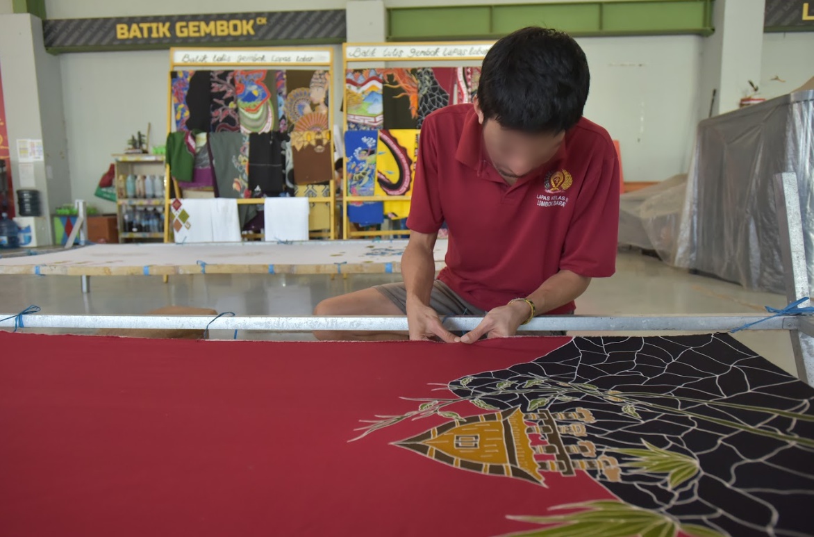 Batik Warga Binaan Lapas Lombok Barat Siap Tampil di Ajang MotoGP Mandalika 2025
