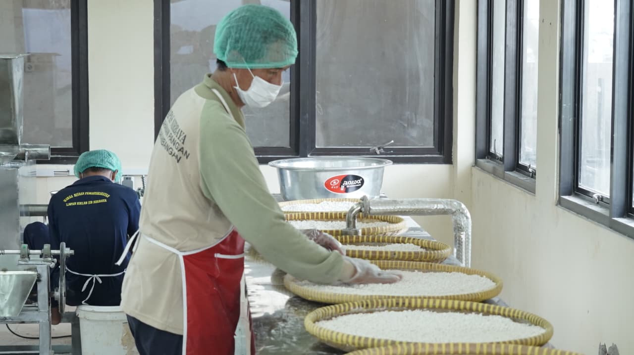Optimalkan Potensi Lokal, Lapas Nirbaya Sukses Produksi Tepung dan Beras Mocaf