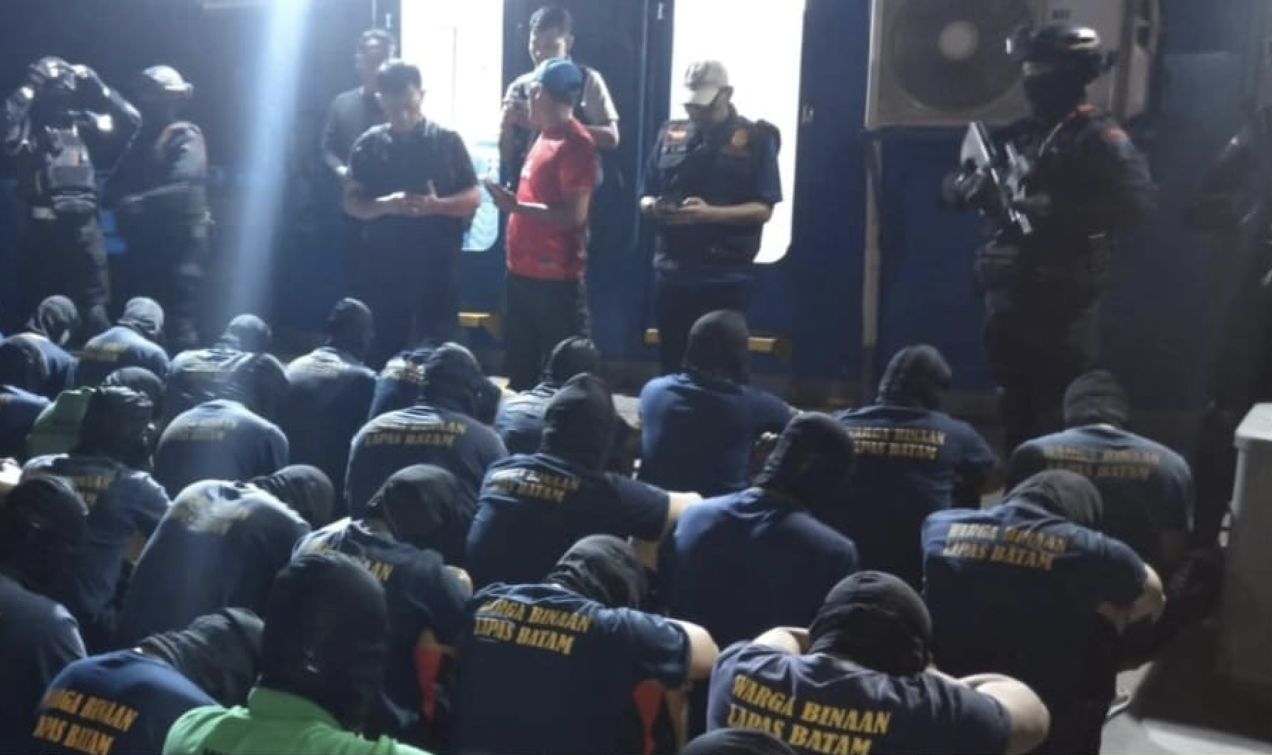 Pemindahan 196 Narapidana Risiko Tinggi ke Nusakambangan, Total Capai Lebih dari 1.300 Orang