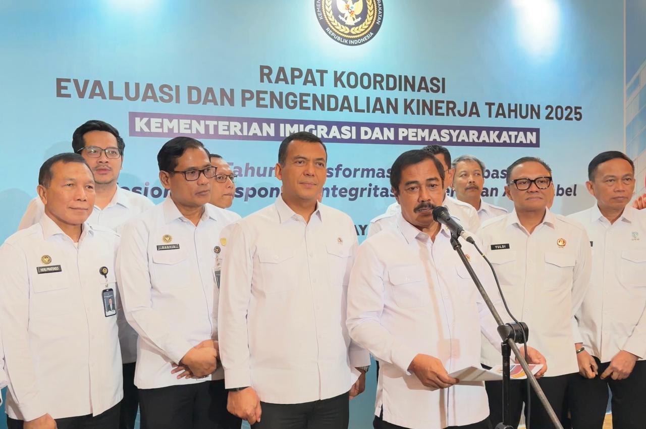 Kemenimipas Siapkan Penerapan Satu Jenis Paspor Nasional di Tahun 2027