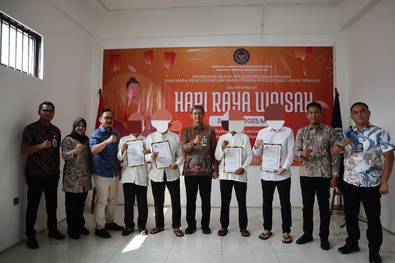 1.079 Narapidana dan Anak Binaan Buddha Terima Remisi Khusus dan PMP Waisak