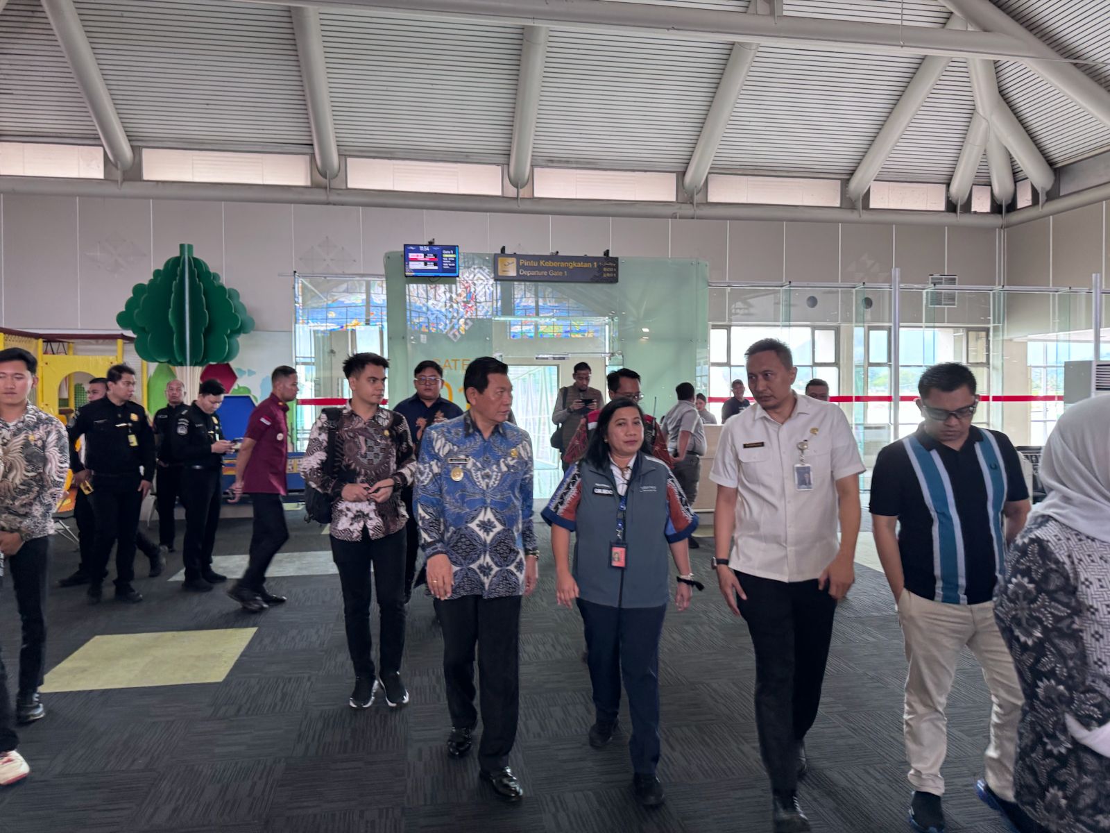 Dorong Percepatan Layanan, Imigrasi Sulawesi Utara Siapkan Auto Gate di Bandara Sam Ratulangi
