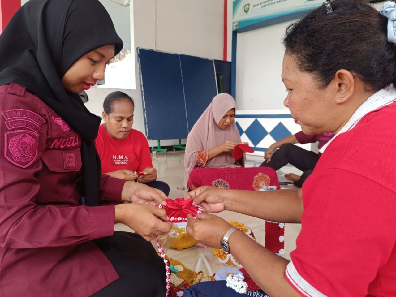 Lapas Tual Kembangkan Potensi Warga Binaan Lewat Karya Kerajinan Tangan