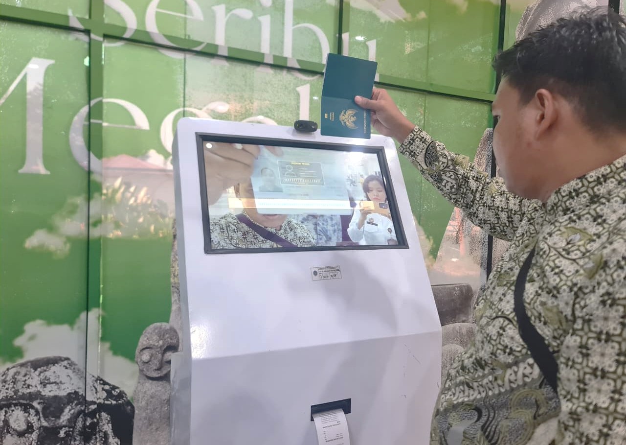 Pastikan Layanan Keimigrasian Terintegrasi, Kanim Palu Uji Coba Sistem All Indonesia