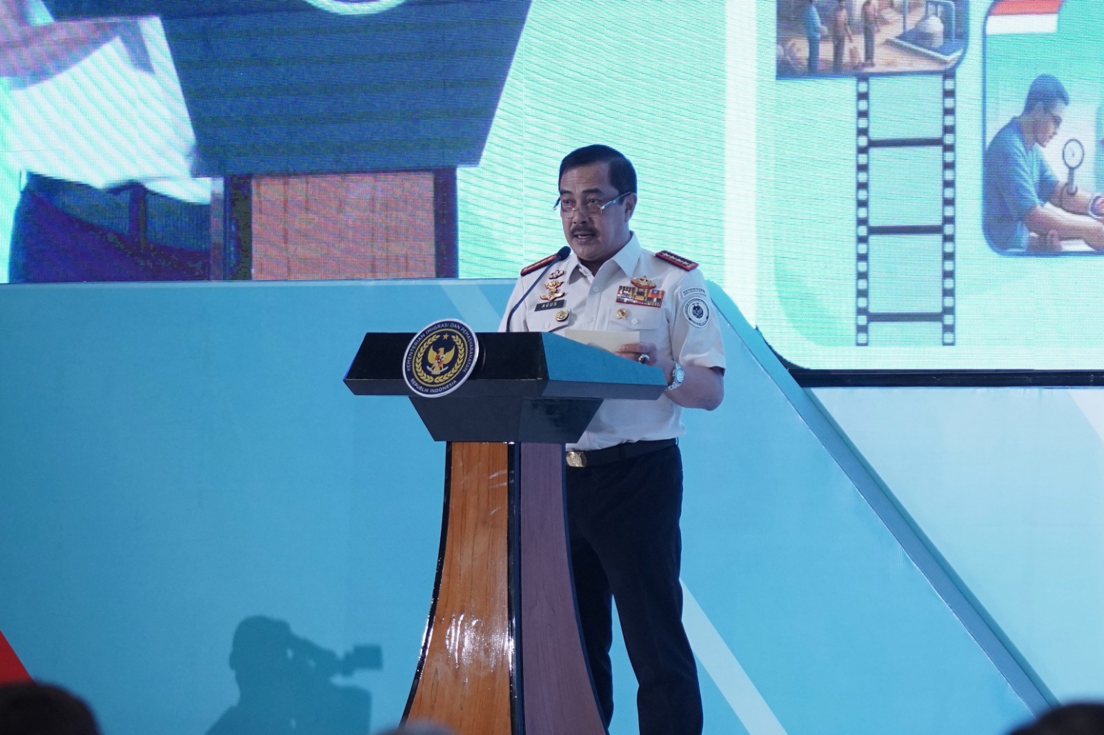 Menteri Imipas Sahkan Regulasi Tata Kelola Pelayanan Publik dan Komitmen Rencana Tindak Lanjut