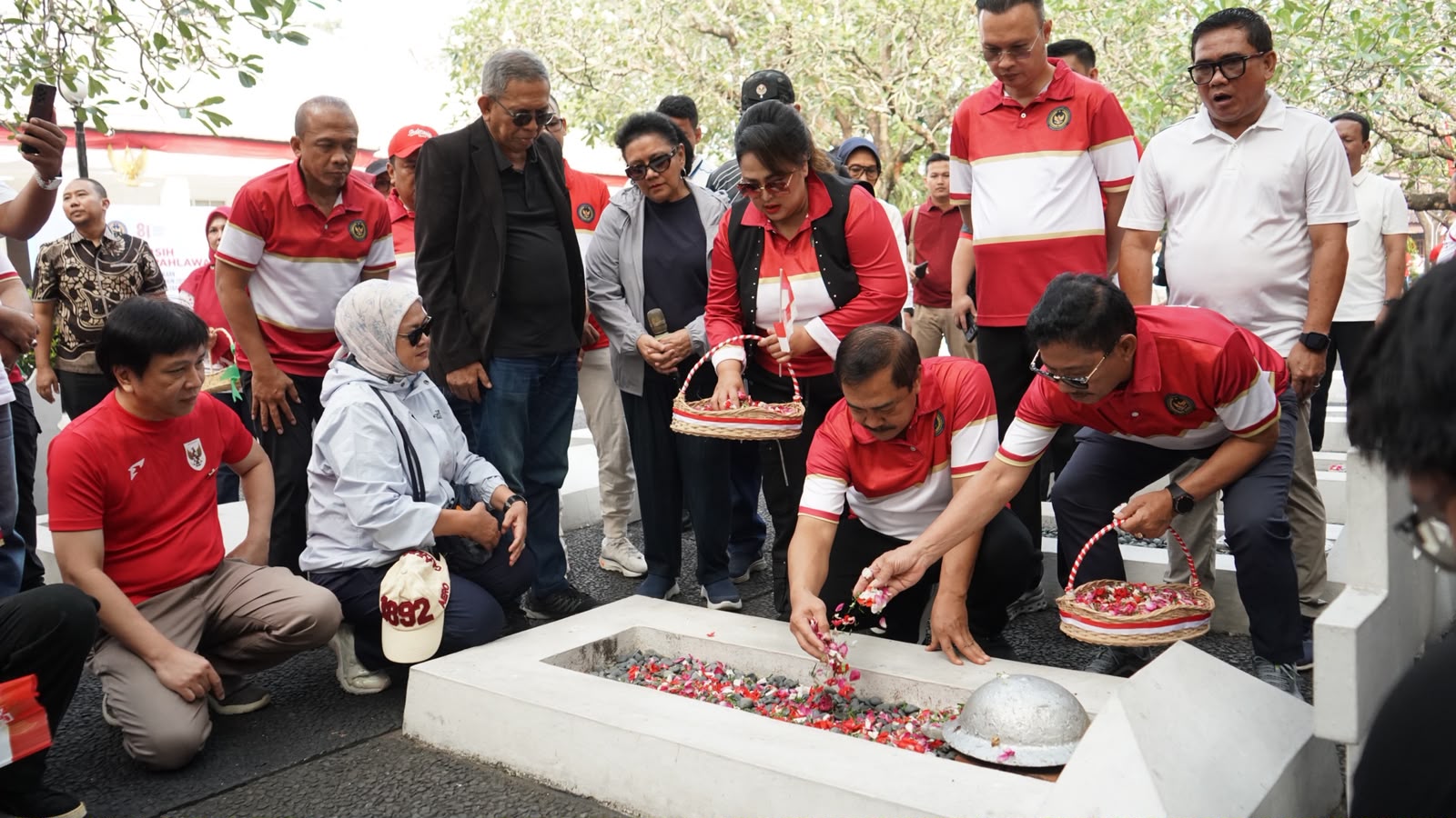 Jelang HUT RI, Kemenimipas Gelar Aksi Bersih TMP Taruna Tangerang dan Ziarah Tokoh Pejuang